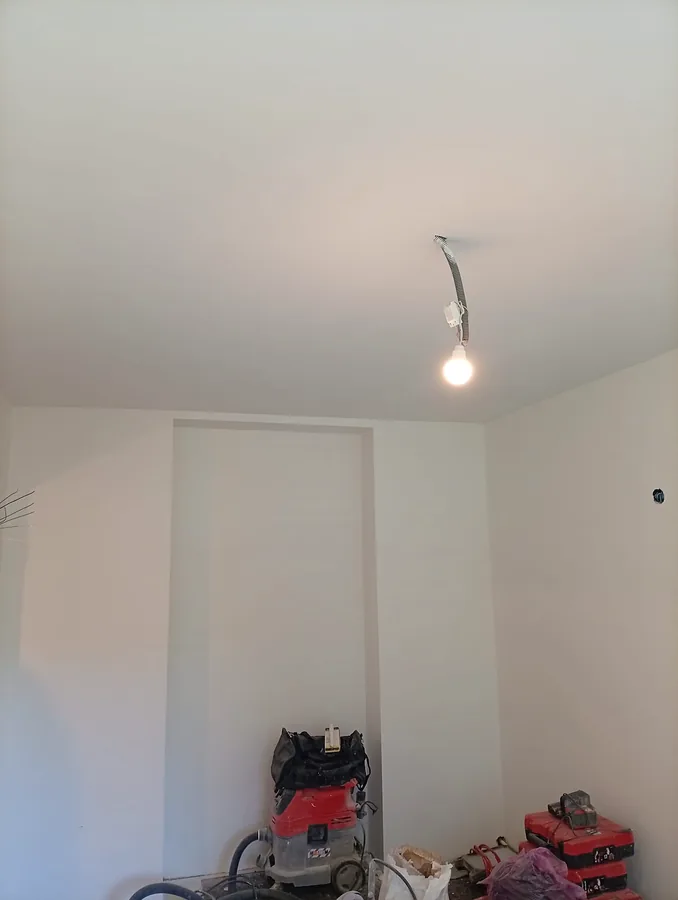 Fertig gespachtelter Raum